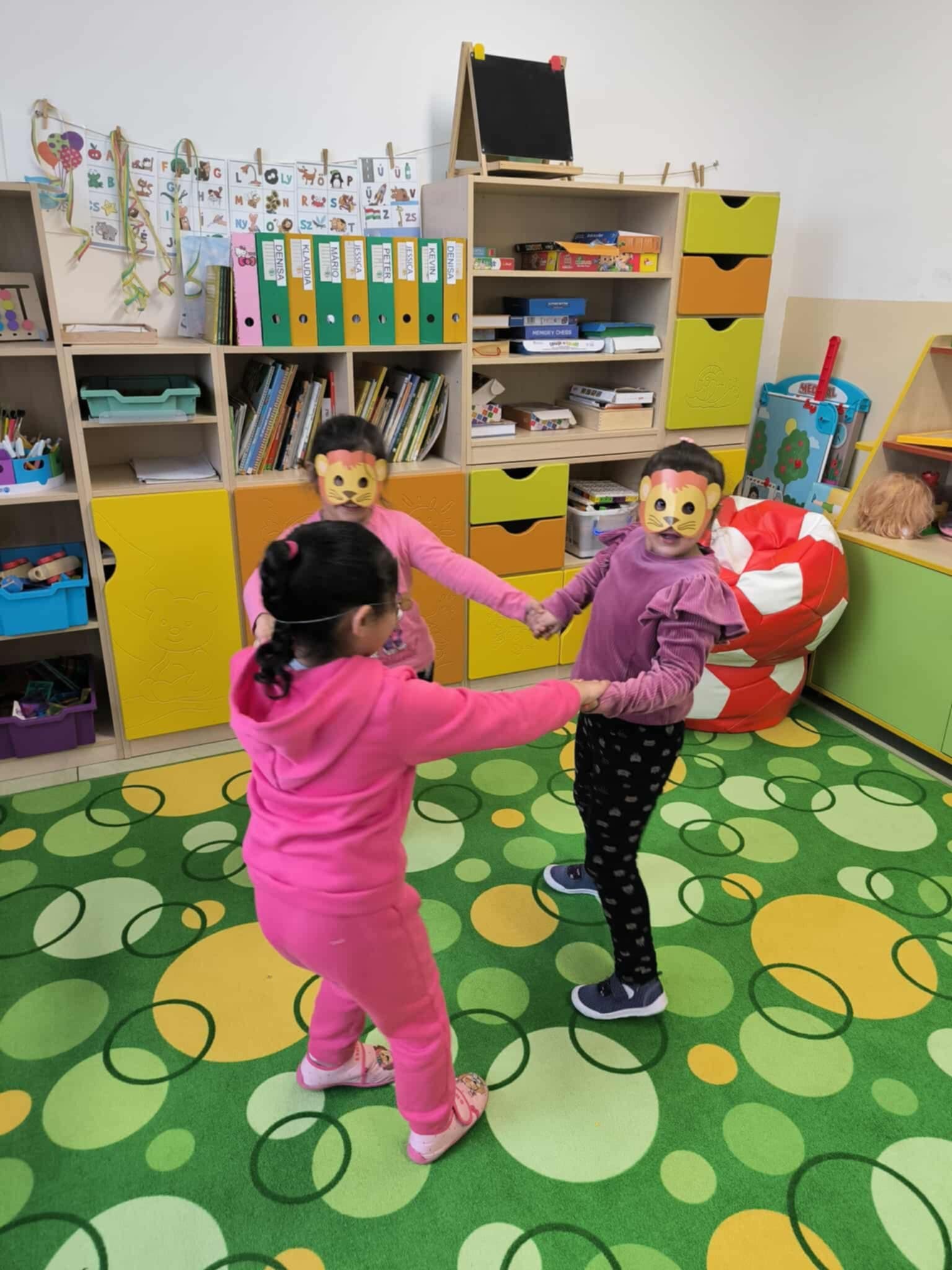 17d12dfb-7224-492a-a842-a0491353912e