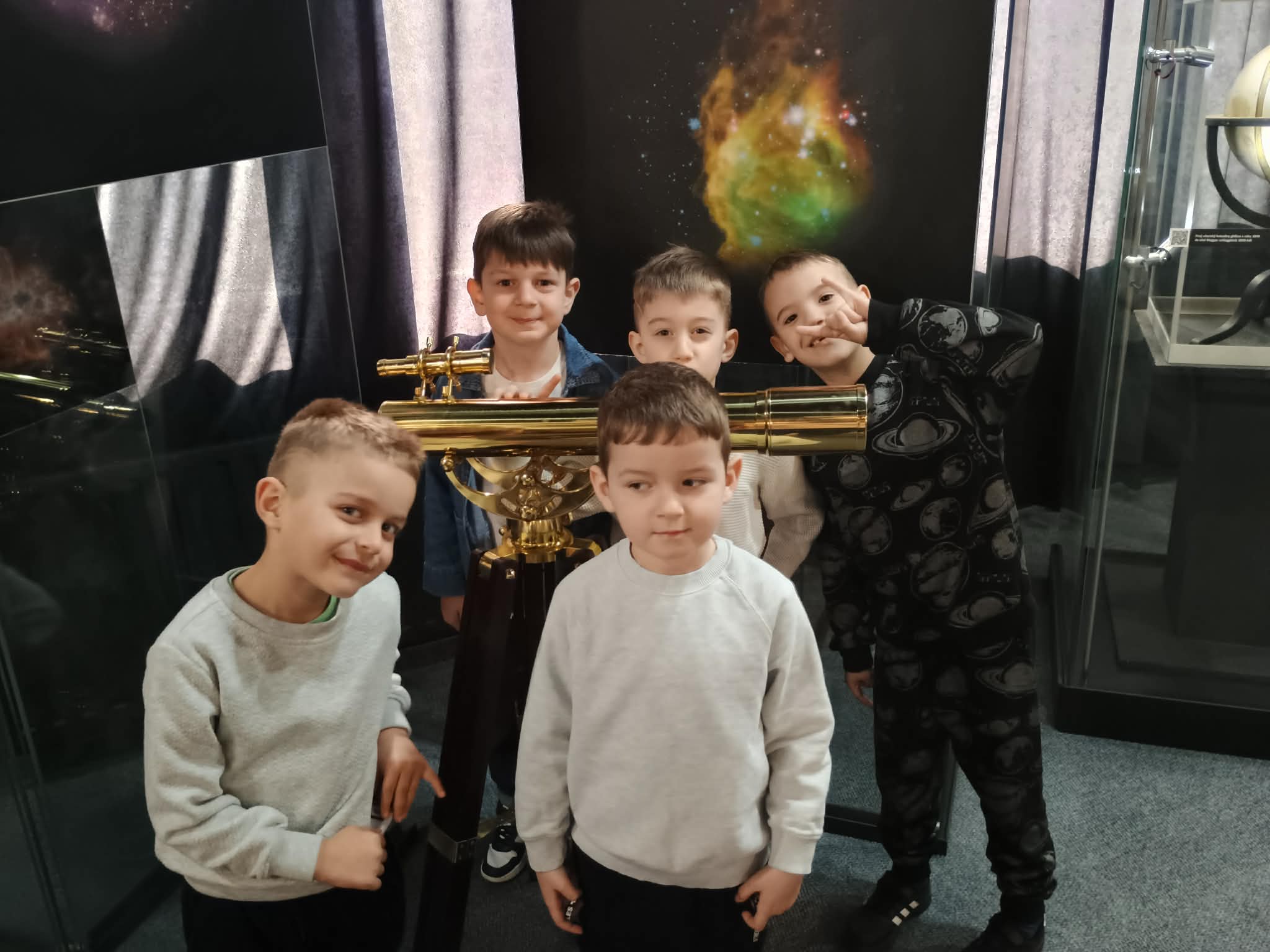 644890823_1460247975748828_7426655689711195631_n